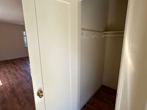 5th image of 1939 E 29th St #2B-1BA-950SQFT