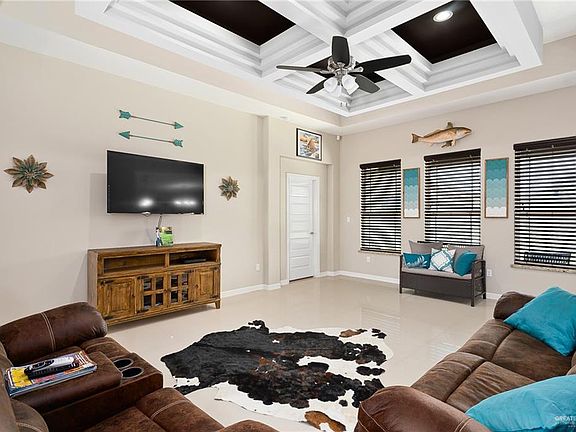 3rd image of Spanish Oak Dr