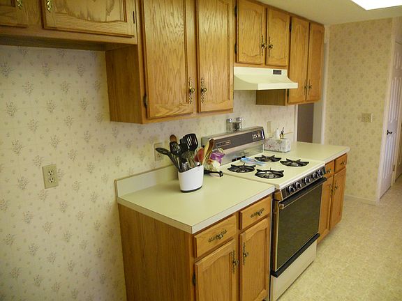 3rd image of 18369 Crownhill Dr