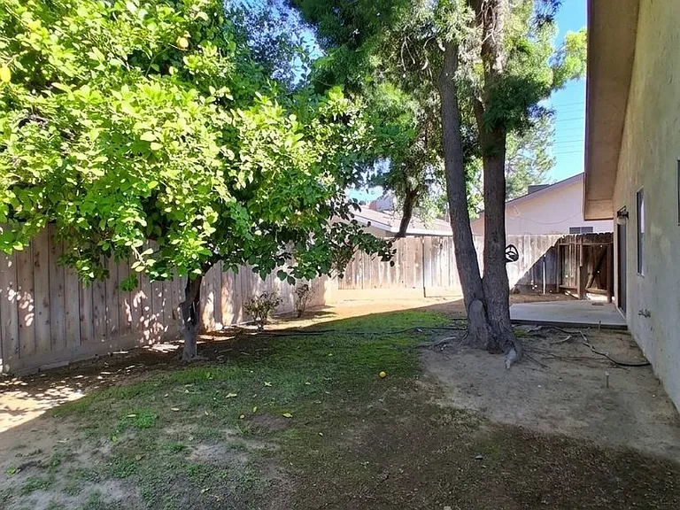 4597 N Emerson Ave — Photo 14