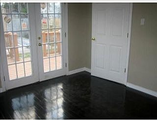 3rd image of 2472 Gladiolus St