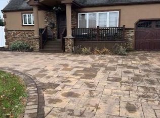 258 N Suffolk Ave, Massapequa, NY 11758