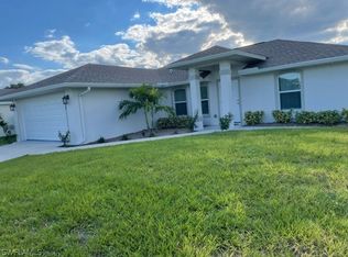 1302 NE 4th Place Cpe, Coral, FL 33909