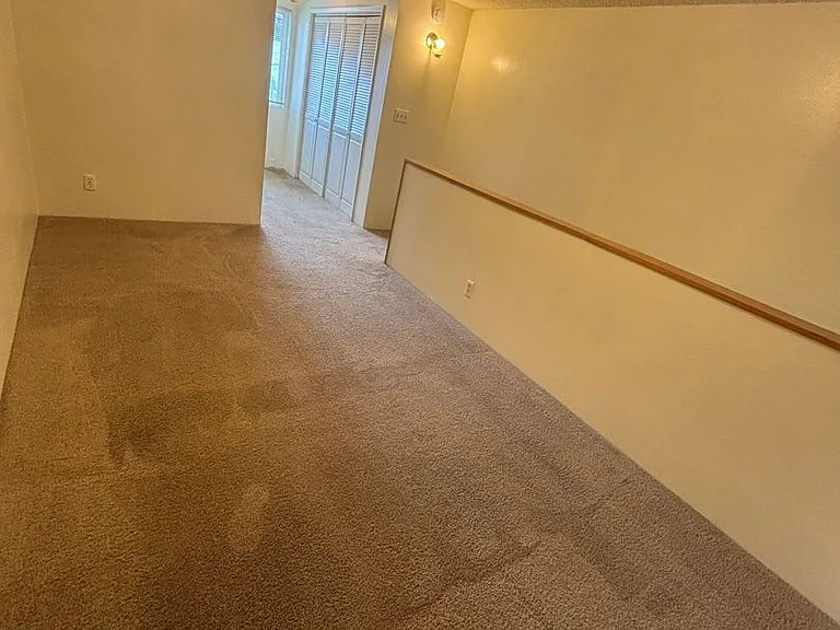 462 W 11th Aly #5 — Photo 7