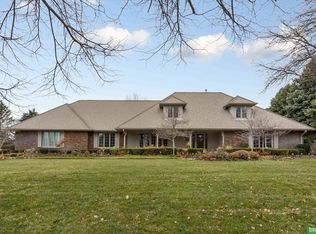 206 S 96th St, Omaha, NE 68114