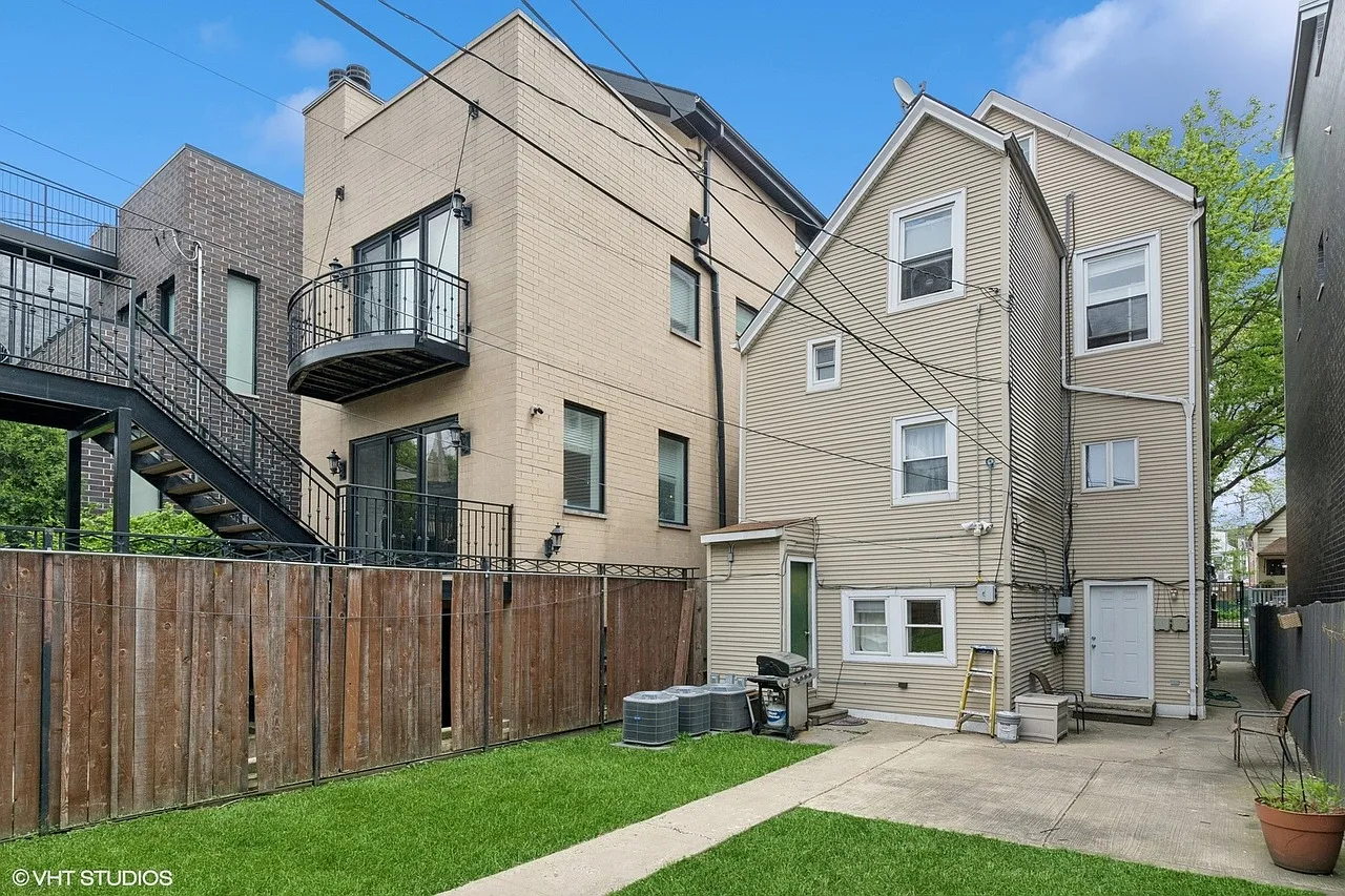 3 bed, 850 sqft, $3,000 — Photo 2