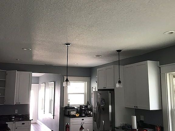 5th image of 407 S Willow Ave