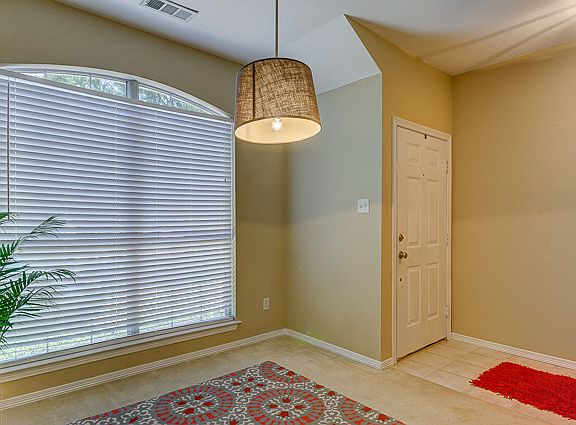 5th image of 1719 Chatham Ln