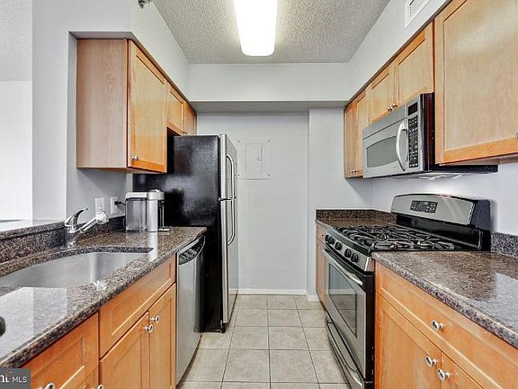 4th image of 4801 Fairmont Ave APT 507