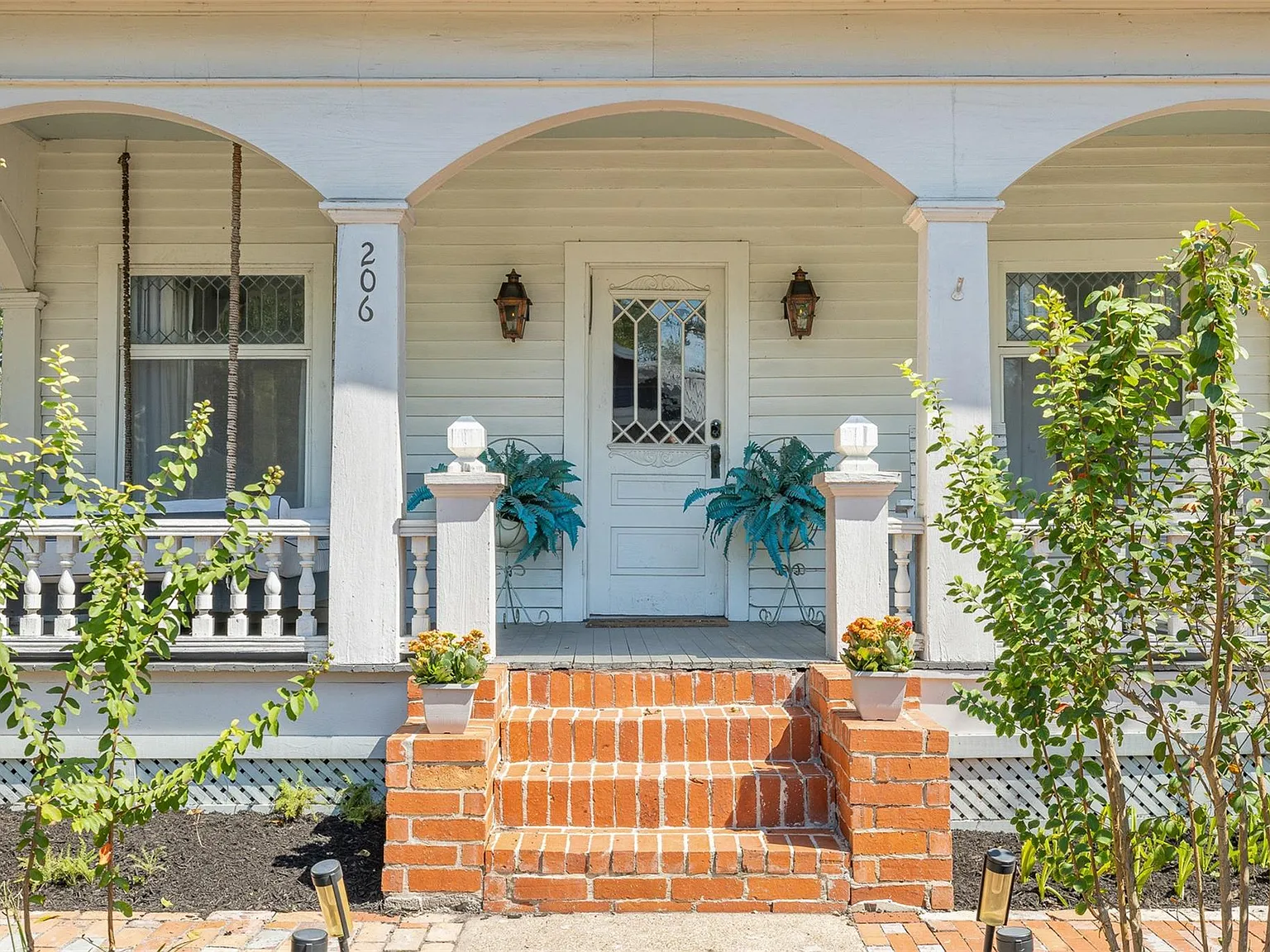 4 bed, 3.0 bath, 1565 sqft, $3,800 — Photo 4