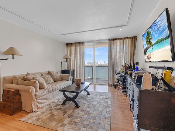 2nd image of 1900 Sunset Harbour Dr #1206