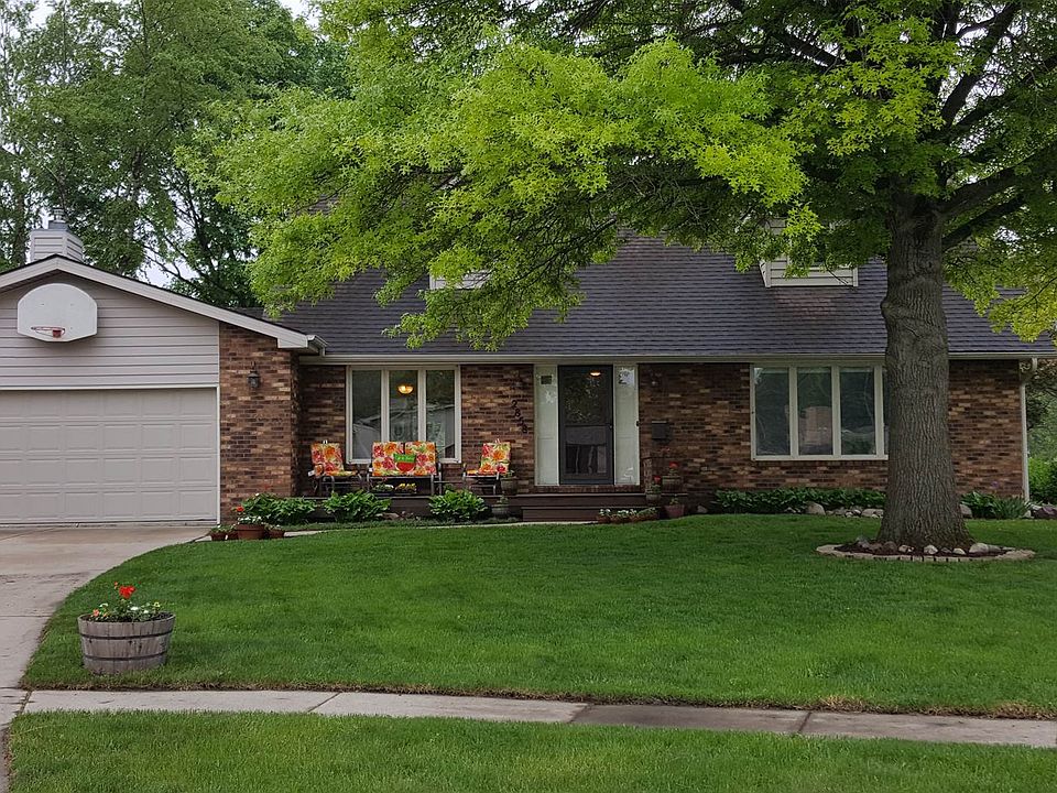 1st image of 2858 Monroe Dr