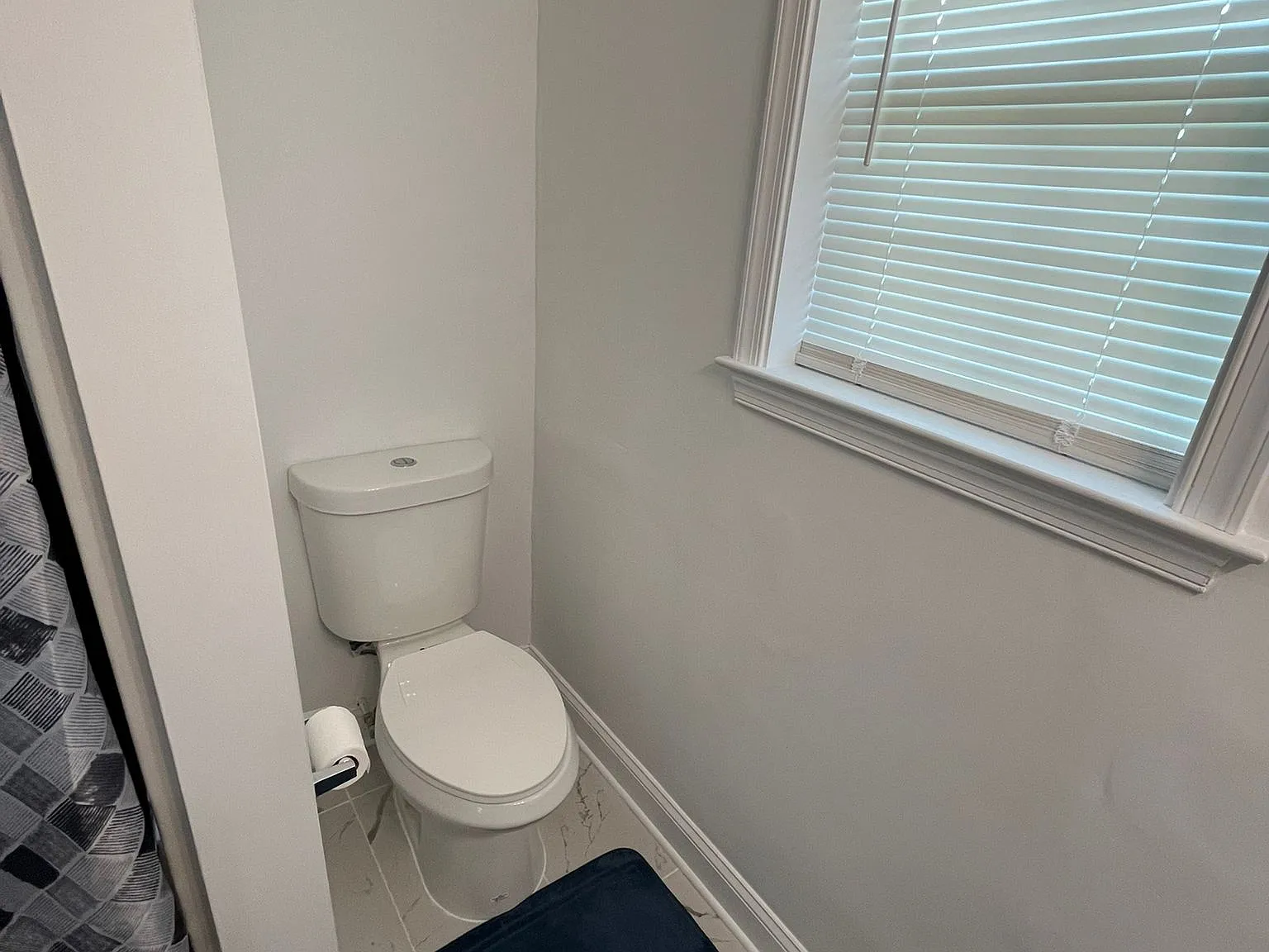 2 bed, 950 sqft, $2,299 — Photo 4