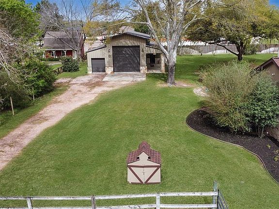4th image of 2711 N Saddlebrook Lane