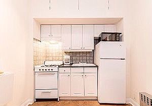 4th image of 405 E 61st St APT 1A