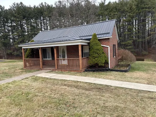 550 Cleveland School Rd, Beckley, WV 25801
