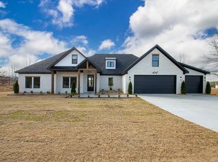 4047 Creek #TOP, Bauxite, AR 72011