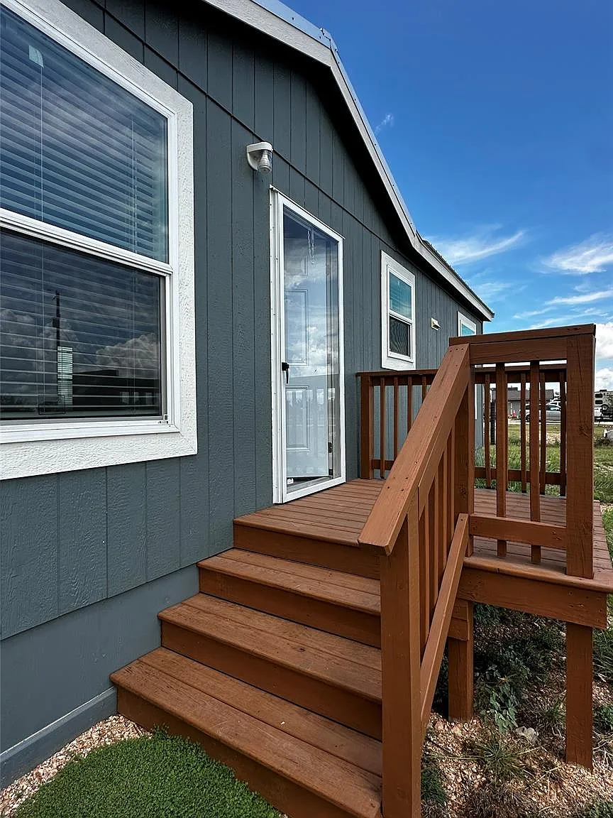 4 bed, 2.0 bath, 1458 sqft, $2,200 — Photo 1