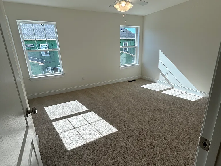 724 Sylvia St — Photo 22