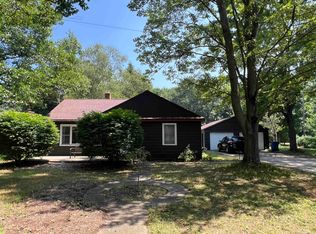 13304 Lakeshore Ave, Grand Haven, MI 49417