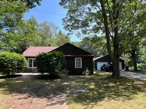 13304 Lakeshore Ave, Grand Haven, MI 49417