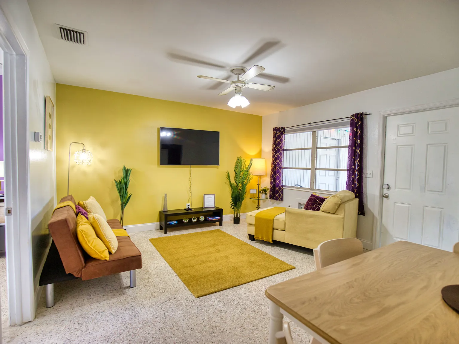 2 bed, 729 sqft, $2,000 — Photo 2