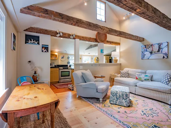 105 Sea Road, Kennebunk, ME 04043