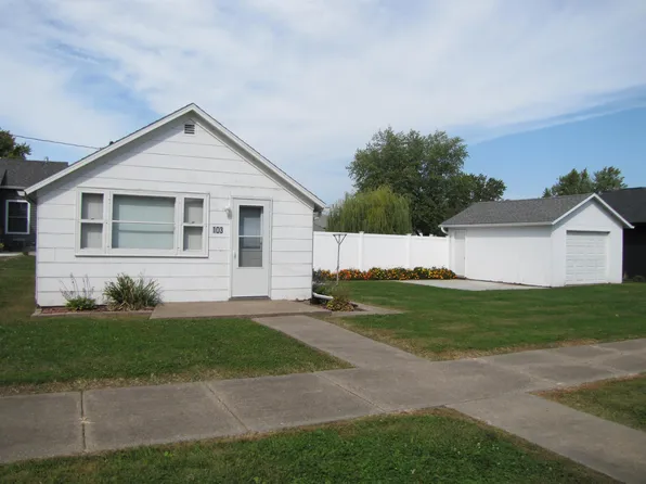 103 N Anna St, Preston, IA 52069