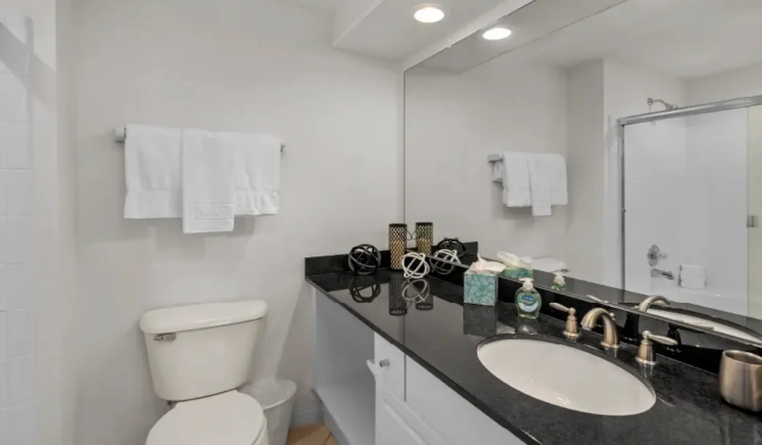 2 bed, 2.5 bath, 1724 sqft, $2,600 — Photo 4