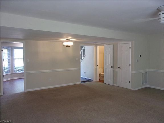 4th image of 1715 Ternberry Rd