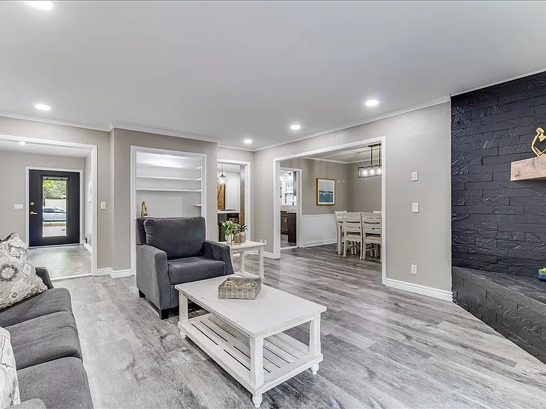 720 N Stratford Ln — Photo 10