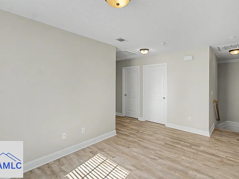 624 Amhearst Row — Photo 15