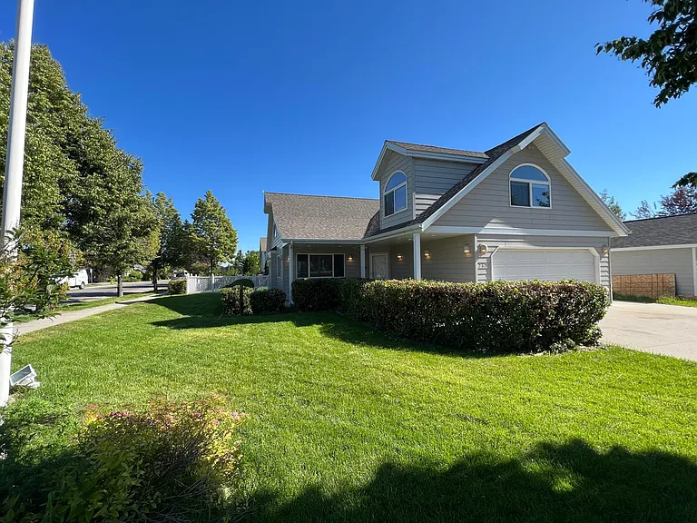 2623 Daisy Dr — Photo 1