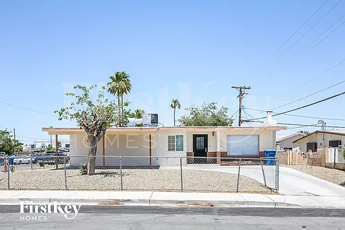 2317 Hassett Ave Photo 1