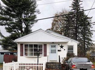 77 Edgemere Ave, Providence, RI 02909