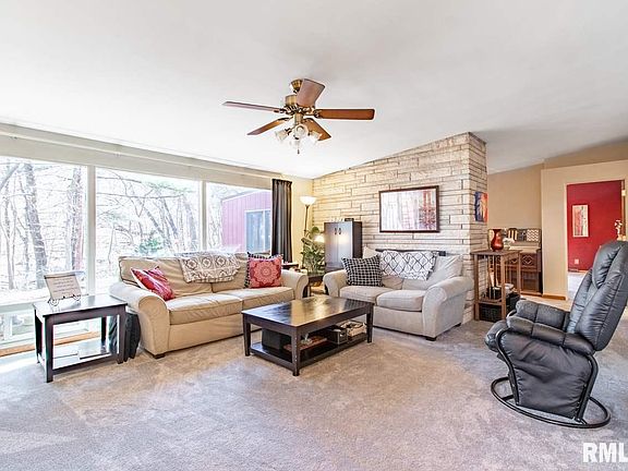 3rd image of 306 W Garfield Ave