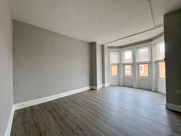 For Rent: Spacious Urban Living at 1322-1324 Eutaw Pl Your Ideal City Dwelling! — Photo 9
