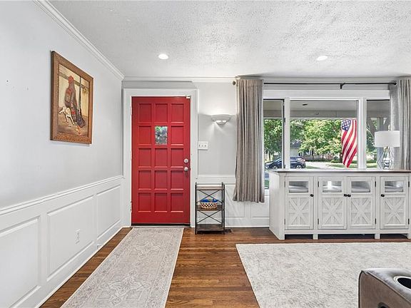 3rd image of 11507 W 69th St