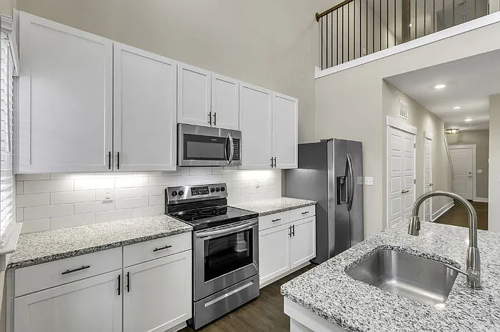 8 Tolar Rd — Photo 9