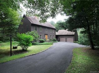 121 N Farm Rd, Middlebury, CT 06762