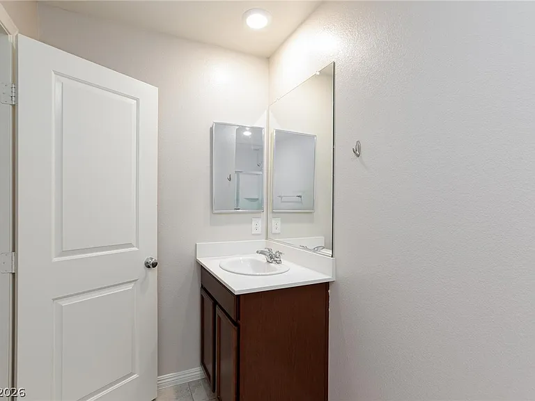 5327 Lazy Breeze Ave — Photo 32