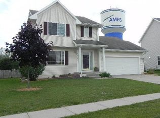 2420 Welbeck Dr, Ames, IA 50010
