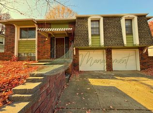 1313 NW Covington Dr, Blue Springs, MO 64015