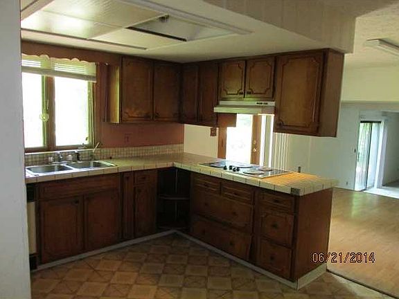 5th image of 420 Woodhill Dr