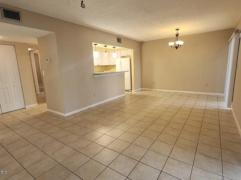 27 Veronese Ct — Photo 3