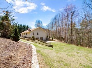 9 Harley Dr, Swannanoa, NC 28778