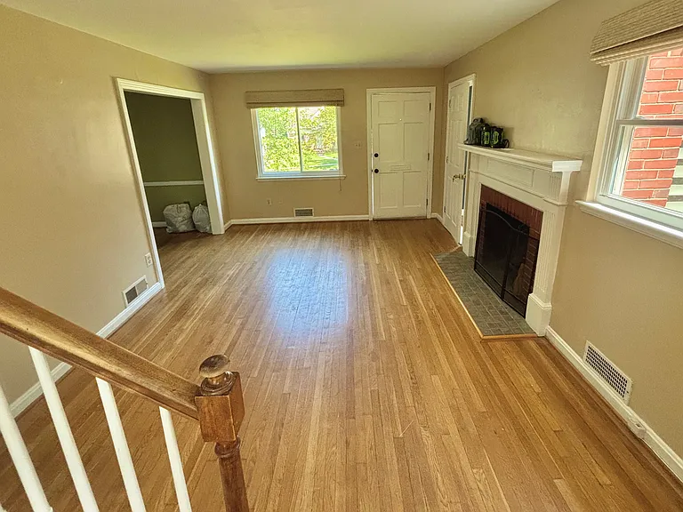 2818 Crest Ave — Photo 6