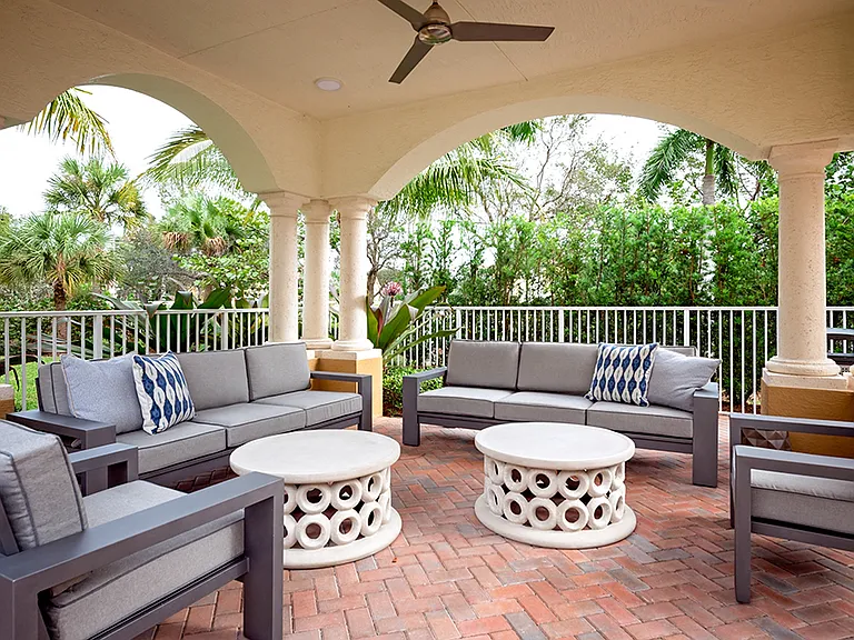 Riverwalk Pointe — Photo 4