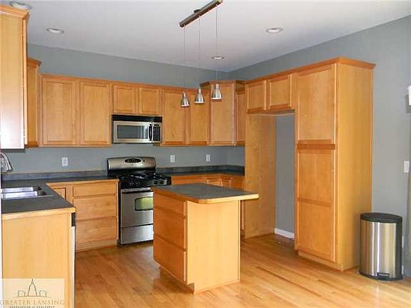 3rd image of 3833 Plover Pl