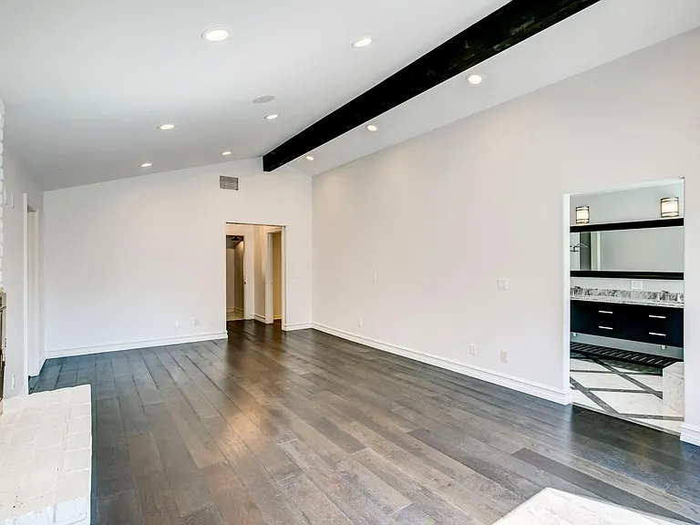 1710 Country Club Dr — Photo 35